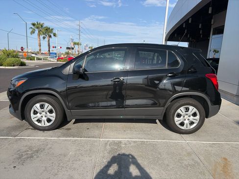 Used 2019 Chevrolet Trax LS w/ Tint and Cruise Package FWD image 2