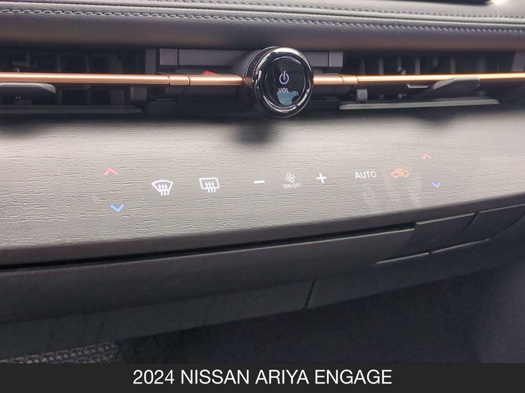 Used 2024 Nissan Ariya AWD image 22