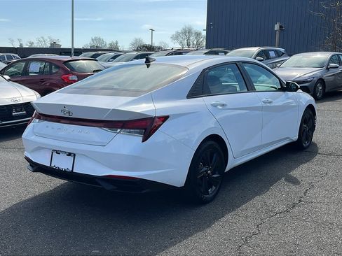 Used 2023 Hyundai Elantra SEL FWD image 4