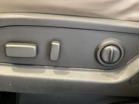 Used 2014 GMC Acadia SLT image 15