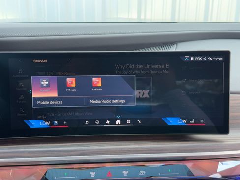 Used 2023 BMW 760i xDrive image 31