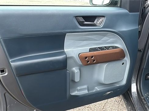 Certified 2022 Ford Maverick Lariat w/ Lariat Luxury Package image 9