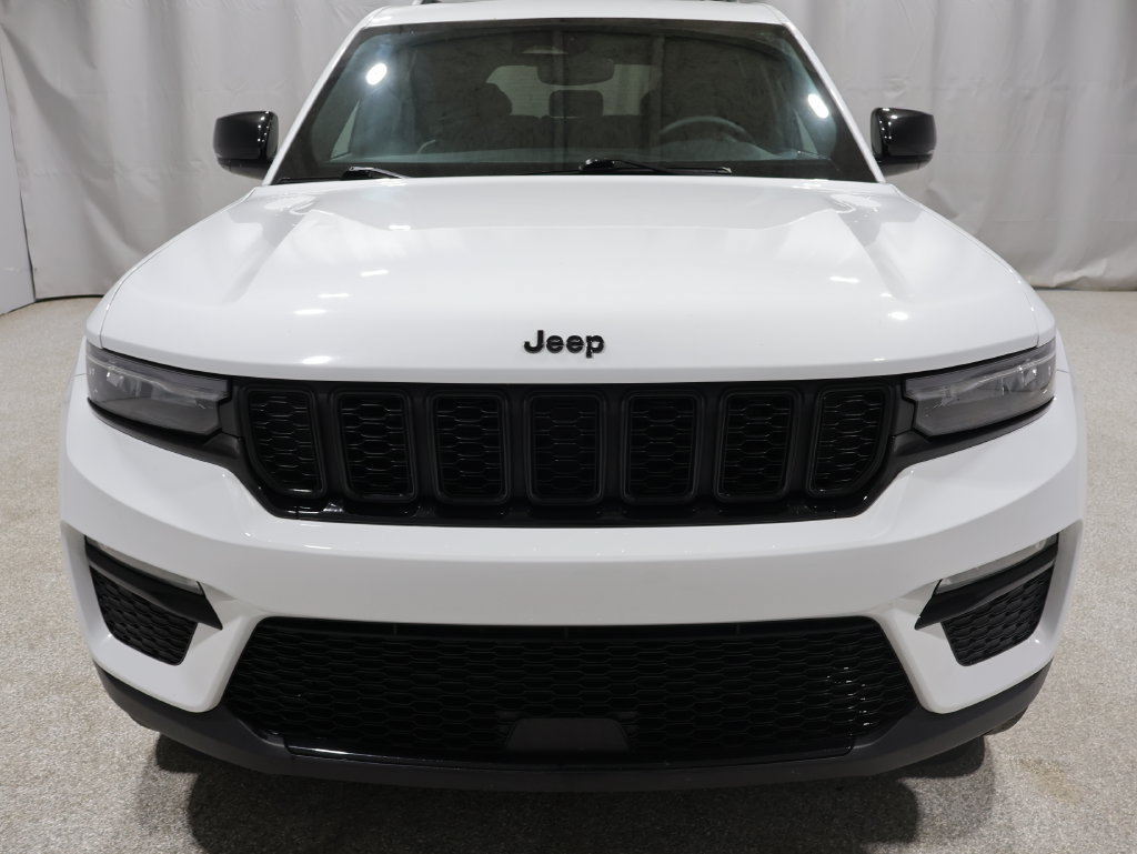 Certified 2024 Jeep Grand Cherokee Limited w/ Black Appearance Package AWD/4WD image 9