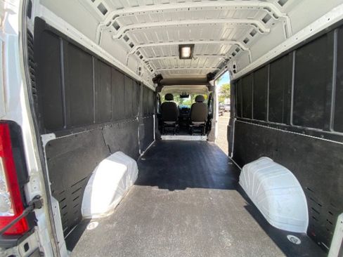 Used 2025 RAM ProMaster 2500 w/ Convenience Group FWD image 11