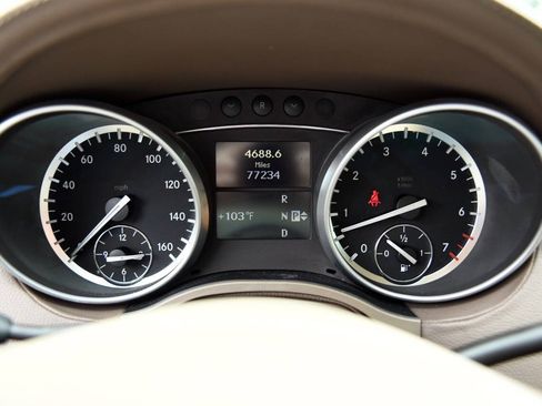Used 2011 Mercedes-Benz GL 450 4MATIC image 24