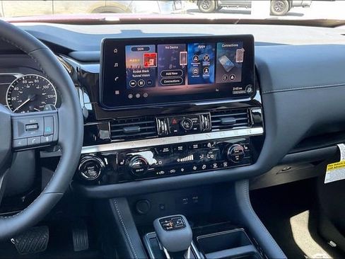 New 2026 Nissan Pathfinder SV image 4