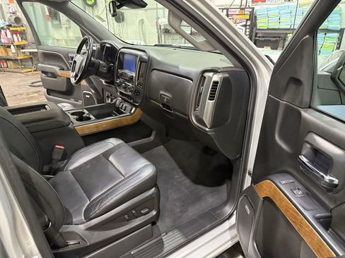 Used 2018 Chevrolet Silverado 1500 LTZ w/ LTZ Plus Package image 11