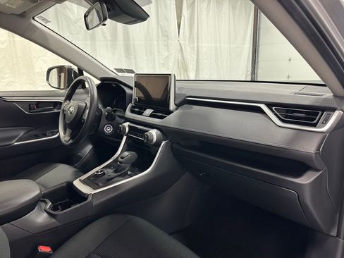 Used 2025 Toyota RAV4 LE image 60