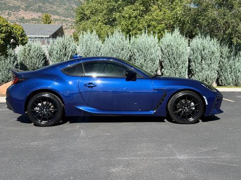Used 2023 Toyota GR86 w/ ALL Weather Mat Package (TMS) RWD image 8