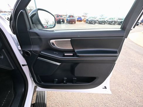 Certified 2025 Ford Expedition Max Platinum image 27