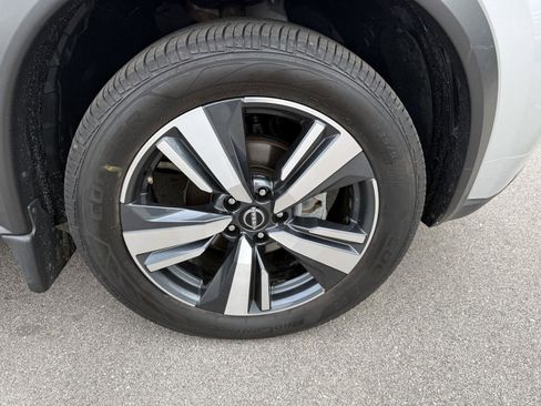 Used 2023 Nissan Rogue SL image 14