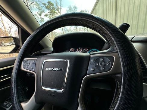 Used 2020 GMC Yukon XL Denali w/ Denali Ultimate Package AWD/4WD image 24