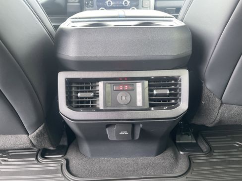 Used 2026 Ford F450 Platinum w/ FX4 Off-Road Package image 28