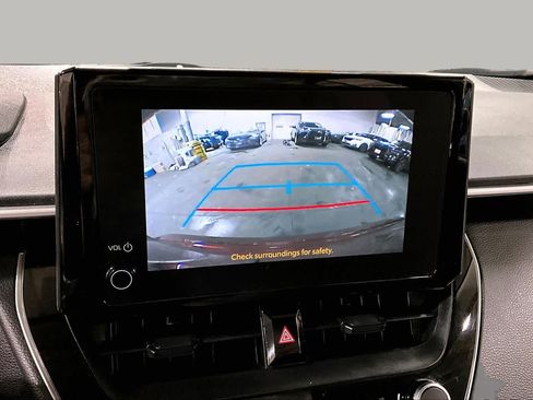 Used 2025 Toyota Corolla LE FWD image 27