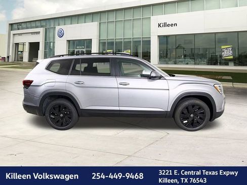 New 2026 Volkswagen Atlas SE image 8