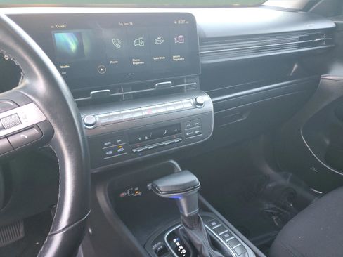 Used 2025 Hyundai Kona SEL image 30