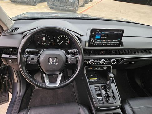Used 2025 Honda CR-V EX-L image 17