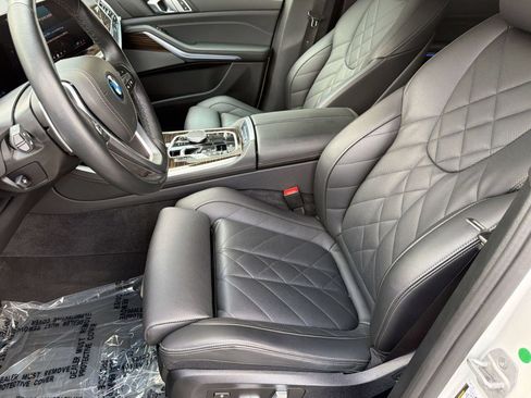 Used 2025 BMW X5 xDrive50e w/ Premium Package AWD/4WD image 5