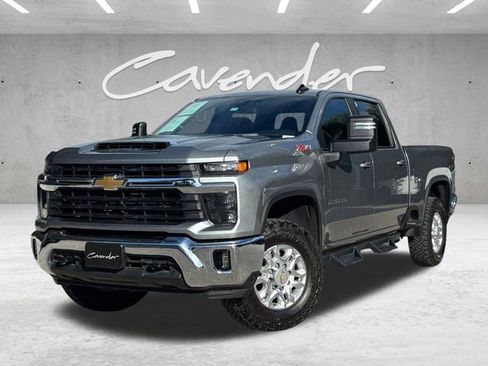 Used 2025 Chevrolet Silverado 2500 LT w/ Convenience Package AWD/4WD image 1