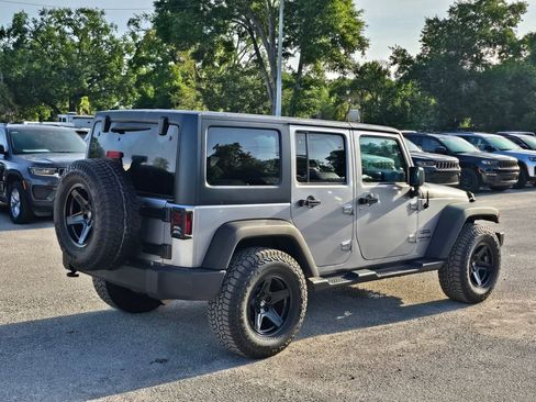 Used 2018 Jeep Wrangler Unlimited Sport S image 5