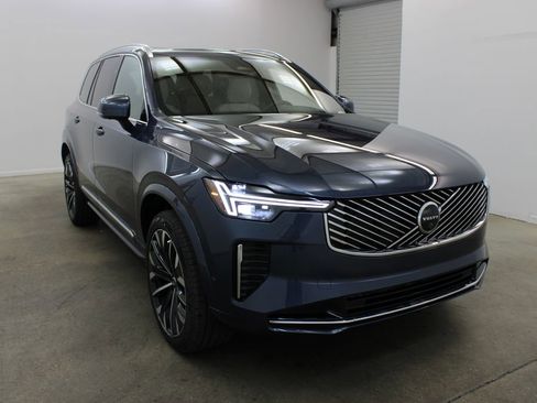 New 2026 Volvo XC90 B5 Plus AWD/4WD image 6