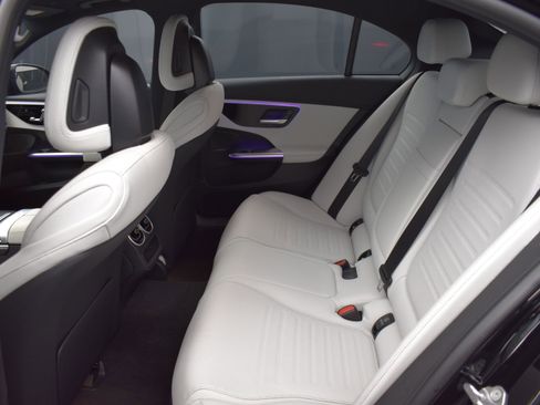 Used 2022 Mercedes-Benz C 300 4MATIC Sedan image 9