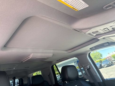 Used 2015 Cadillac Escalade Premium AWD/4WD image 26