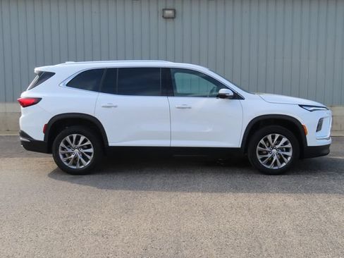 Used 2026 Buick Enclave Preferred AWD/4WD image 2