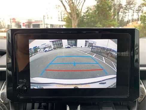 Used 2025 Toyota Corolla LE image 22