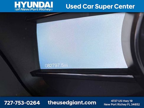 Used 2018 Ford Explorer XLT w/ Equipment Group 202A image 12