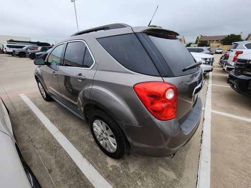 Used 2010 Chevrolet Equinox LT FWD image 4