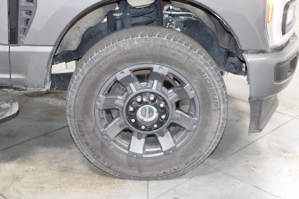 Used 2023 Ford F250 Lariat w/ Sport Appearance Package AWD/4WD image 14