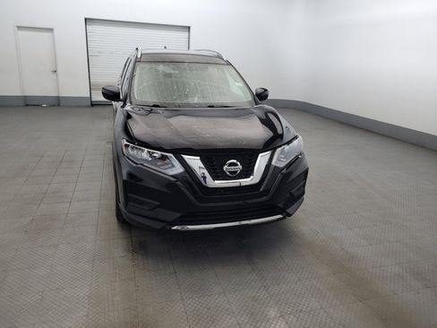 Used 2017 Nissan Rogue SV AWD/4WD image 14