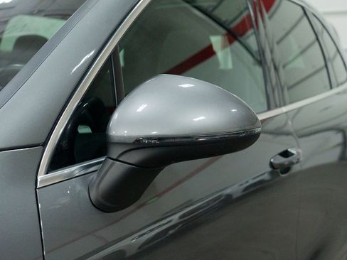 Used 2016 Porsche Cayenne image 17