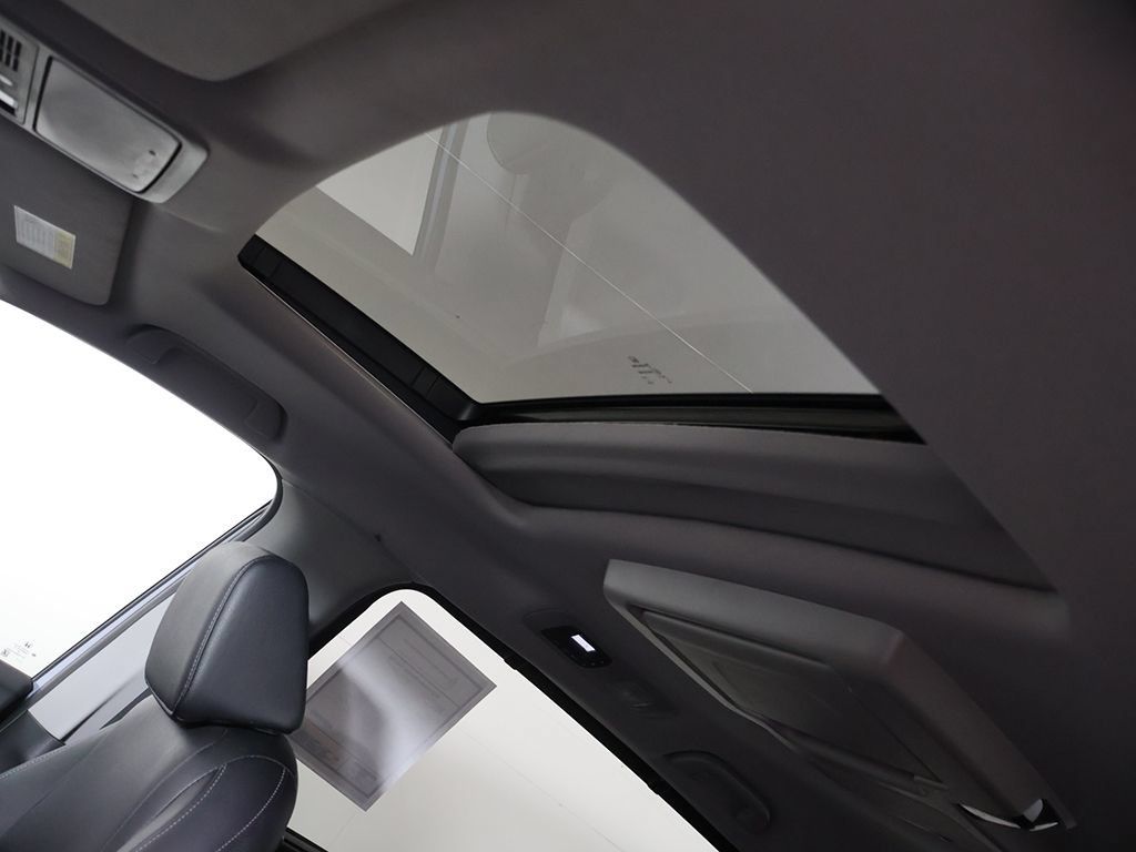 Used 2023 Honda Odyssey Touring image 23