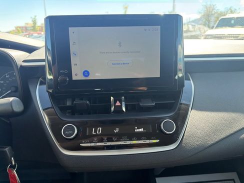 Used 2025 Toyota Corolla LE FWD image 31