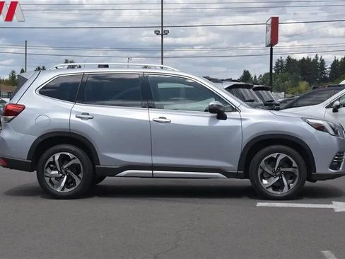 Used 2022 Subaru Forester Touring AWD/4WD image 6