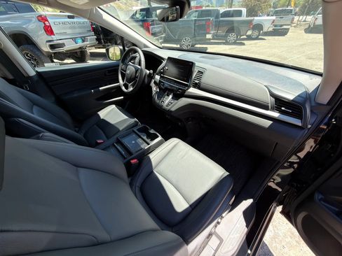 Used 2026 Honda Odyssey EX-L image 8