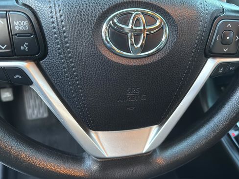 Used 2019 Toyota Highlander LE image 13