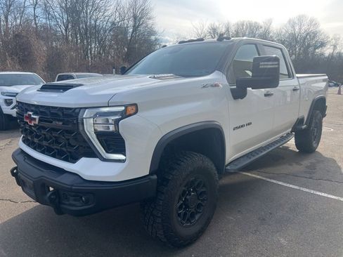 Used 2024 Chevrolet Silverado 2500 ZR2 w/ ZR2 Bison Edition image 1