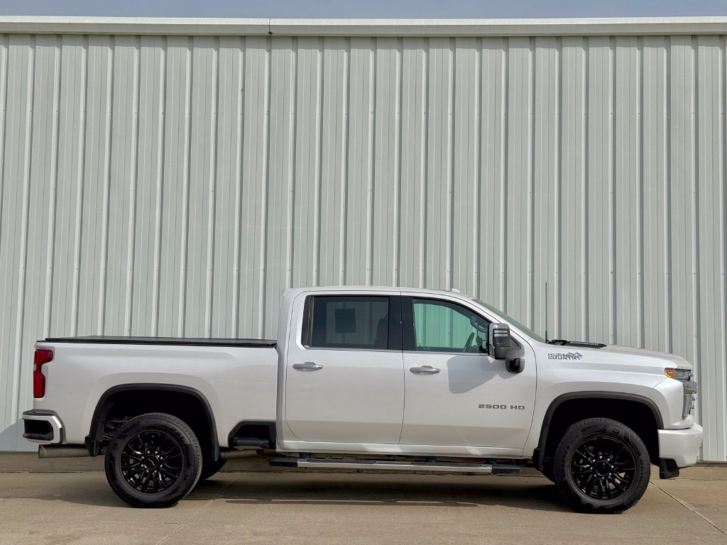 Used 2023 Chevrolet Silverado 2500 High Country AWD/4WD image 7