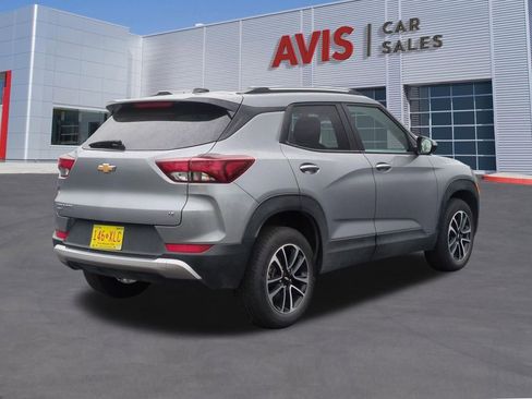 Used 2025 Chevrolet TrailBlazer LT AWD/4WD image 6