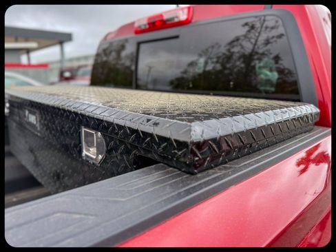 Used 2023 GMC Canyon AT4 image 4