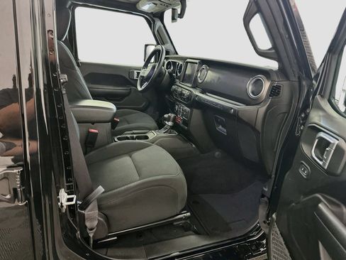Used 2023 Jeep Wrangler Unlimited Rubicon 4xe w/ Cold Weather Group AWD/4WD image 32