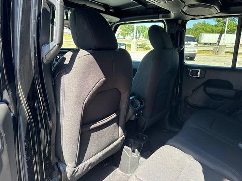Used 2023 Jeep Wrangler Unlimited Sport AWD/4WD image 15