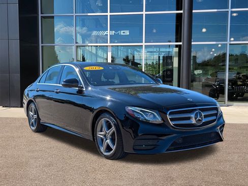 Certified 2019 Mercedes-Benz E 300 4MATIC image 3