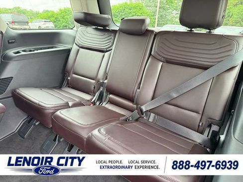 Used 2026 Ford Expedition Platinum w/ Platinum Ultimate Package AWD/4WD image 12