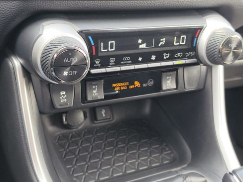 Certified 2022 Toyota RAV4 XLE Premium AWD/4WD image 23