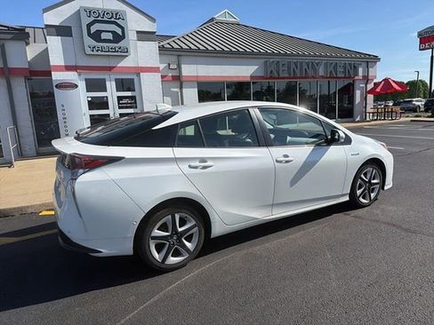 Used 2017 Toyota Prius Four Touring w/ Premium Convenience Package FWD image 11