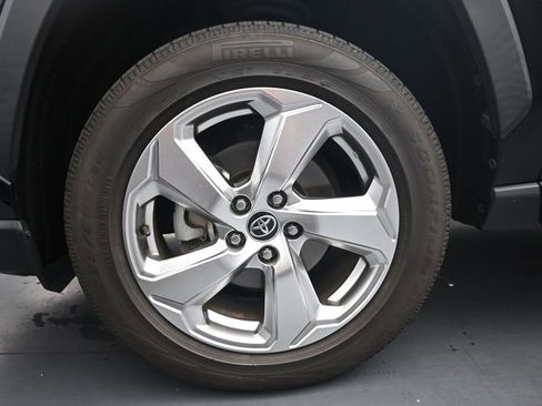 Used 2021 Toyota RAV4 XLE Premium AWD/4WD image 14
